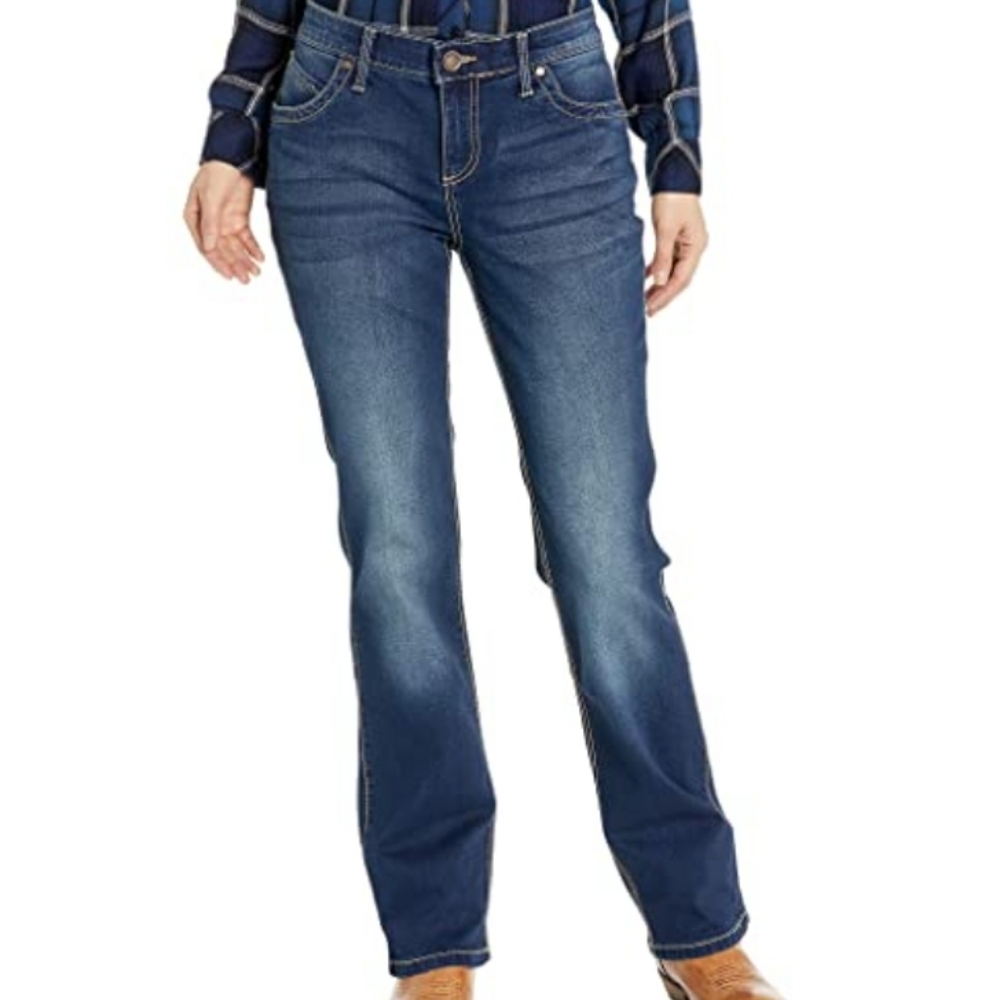 NWT Wrangler ultimate riding jean Q baby